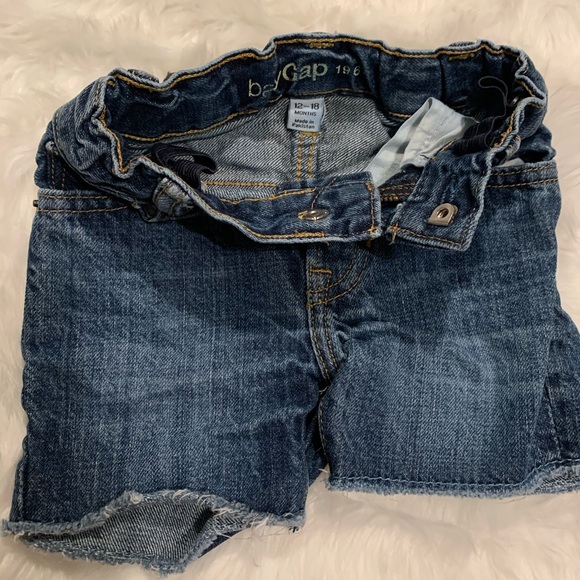 GAP toddler jean shorts - Picture 2 of 4